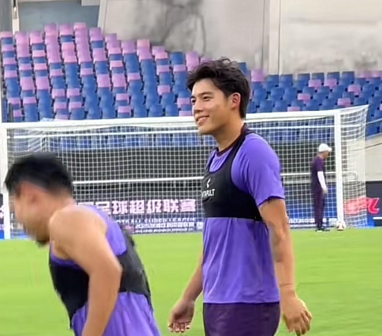 华体会-于根伟：李嗣镕的职业素养很好，知道要通过努力慢慢获得机会